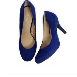 Kelly & Katie Blue Suede Pumps Size 5.5
